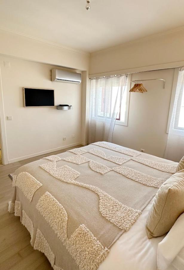 Appartement Groovy Caparica Gem With Large Sunny Terrace à Costa da Caparica Extérieur photo
